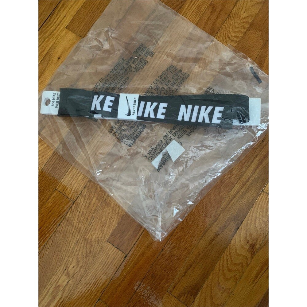 Plastic Sealed Nike Reversible Belt